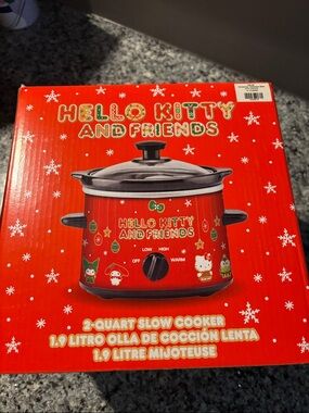 Hello Kitty Red Holiday 2-Quart Slow Cooker